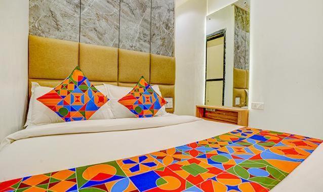 Hotel New Deepak Mumbai Exteriör bild